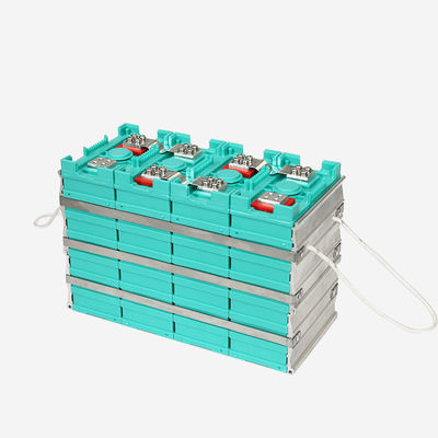 Buon prezzo 3.2V 60Ah 3000 cicla LiFePO4 Li Ion Battery With pp Shell in linea