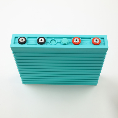 Buon prezzo Batteria ricaricabile del fosfato del ferro del litio di Lifepo4 300ah 3.2v solare in linea